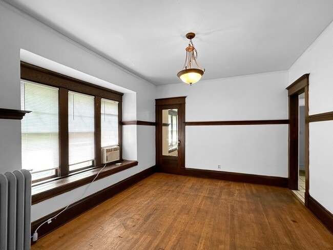 Building Photo - 381 Cleveland Ave N