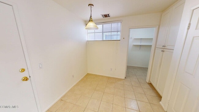 Building Photo - 4862 Martona Dr