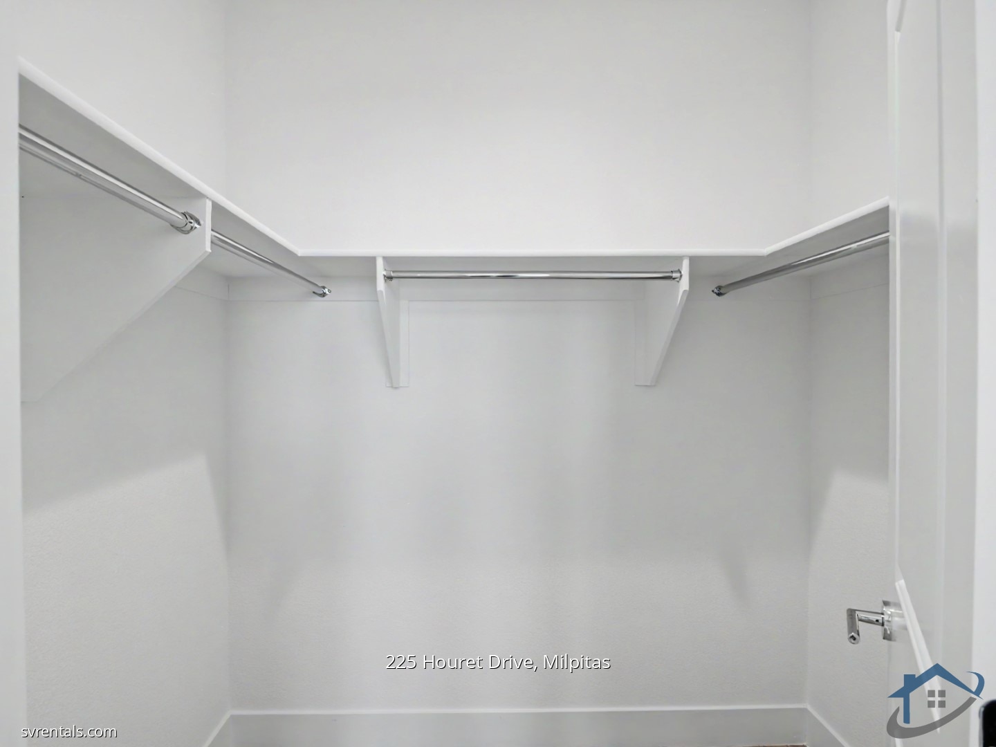 Building Photo - 225 Houret Dr