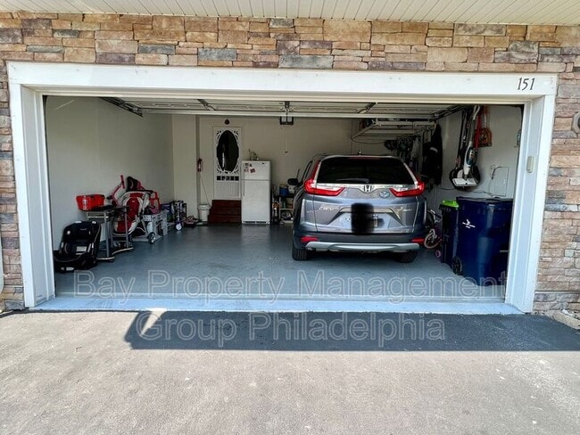 Building Photo - 151 Fairfield Cir N