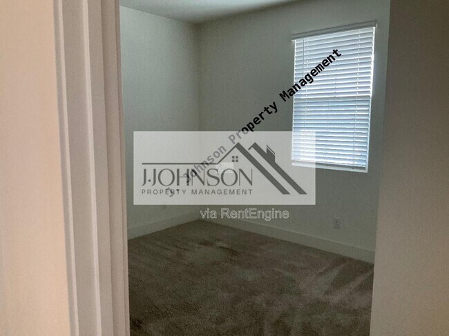 Building Photo - 994 Osprey Dr
