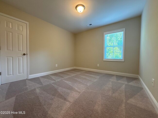 Building Photo - 208 Penster Ct