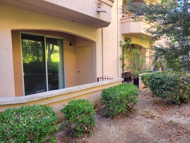 Building Photo - 18674 Caminito Cantilena