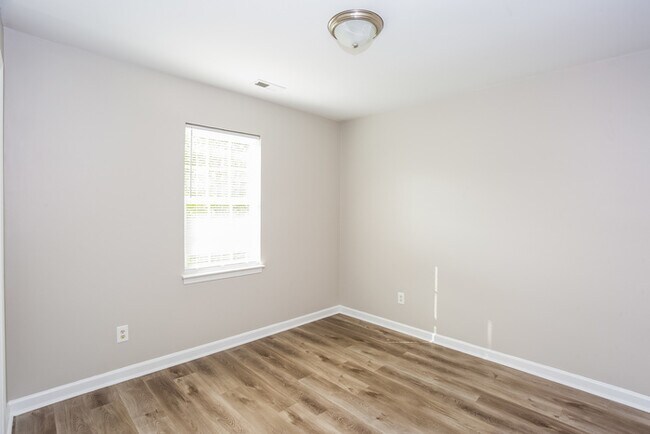 Building Photo - 9039 Silver Coach Ln