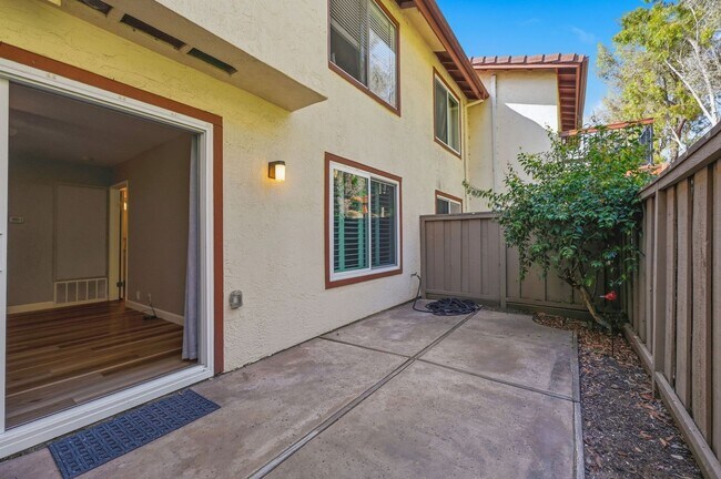 Building Photo - 4060 Rosenda Ct