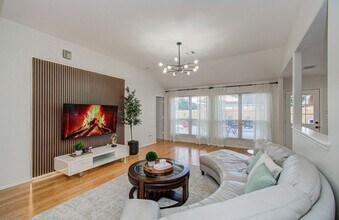 Building Photo - 7211 Crescent Mills Dr