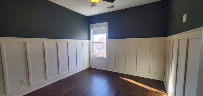 Building Photo - Four Bedroom in the Cleveland Park Neighbo...