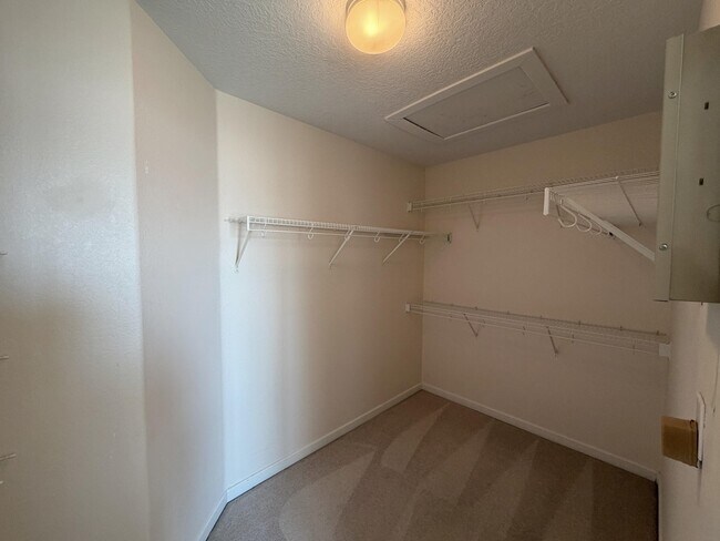 Building Photo - 6216 Calle Vizcaya NW