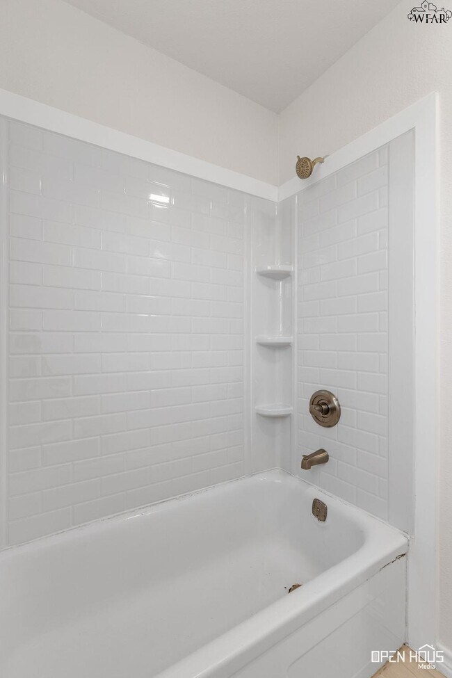 Building Photo - 3201 Cuba Ct