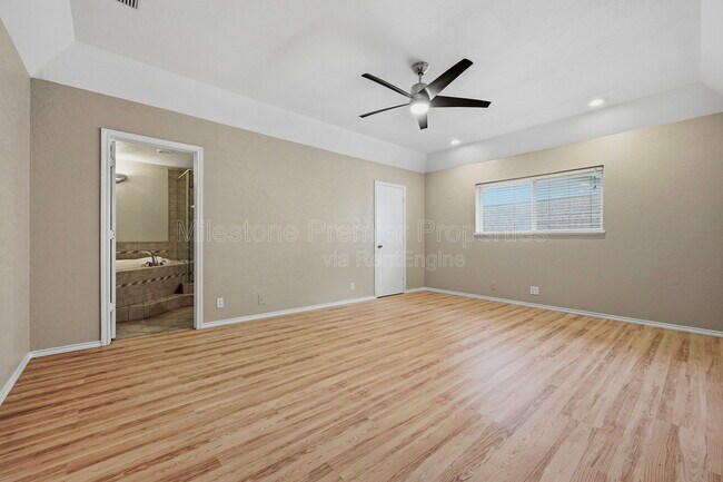 Building Photo - 2502 Turtle Creek Dr