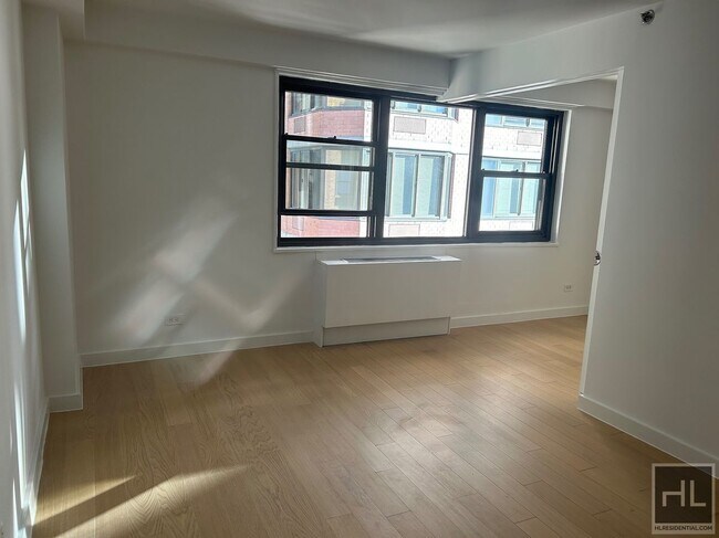 Building Photo - East 39th Street