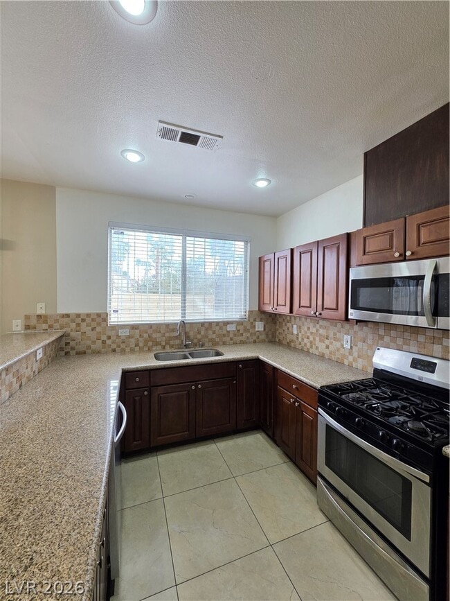 Building Photo - 2524 Silver Shadow Dr