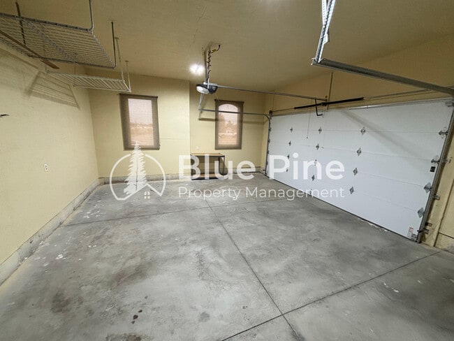 Building Photo - 5245 Jupiter Hills Dr