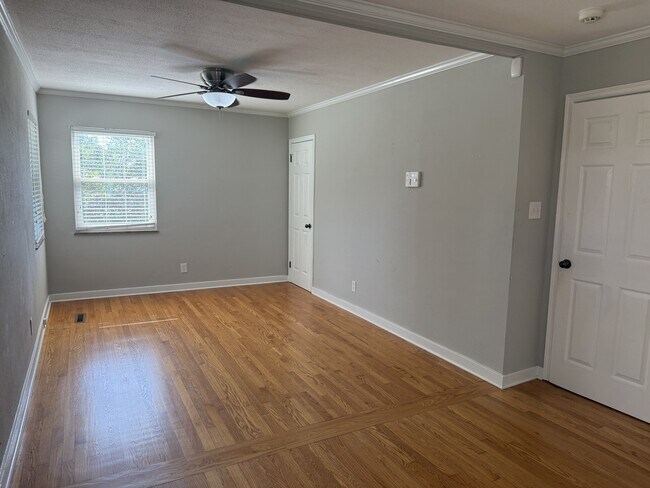 Building Photo - 5312 Rowan Rd