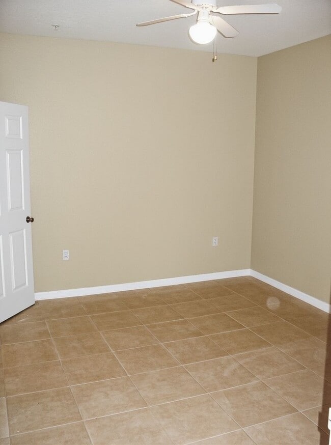 Building Photo - 2/2 Upgraded Spacious Condo in Park Central, Millenia area