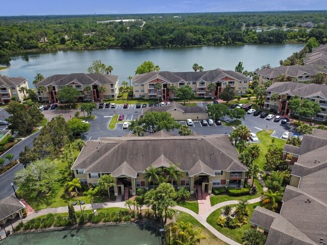 Building Photo - 1 Bedroom / 1 Bathroom Condo with Resort-Style Living