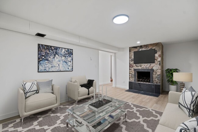 Building Photo - 5529 S 149th St