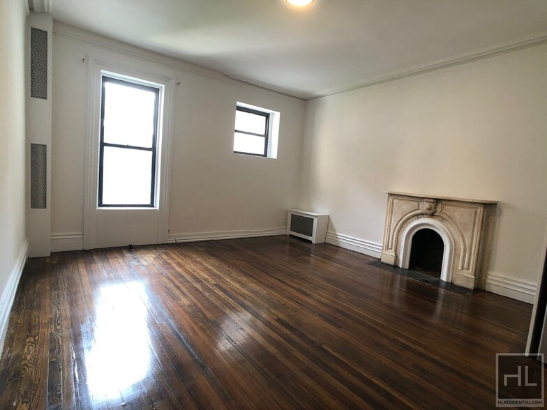 Primary Photo - EAST 65 STREET