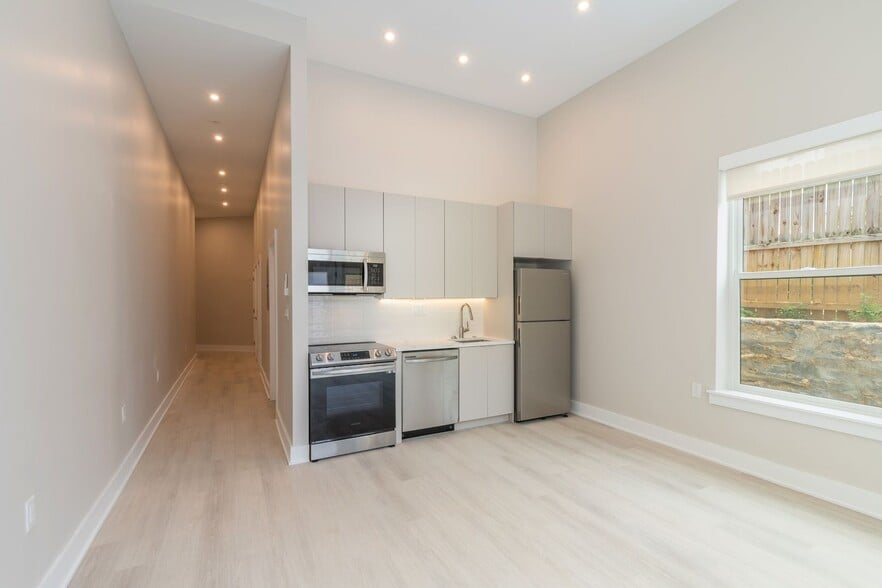 Interior Photo - The Maven