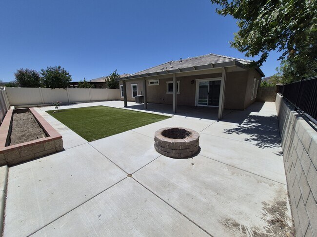Building Photo - 31810 Ives Ct
