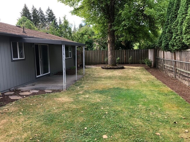 Building Photo - Well Maintained 3 Bed, 1 Bath Home in SE M...