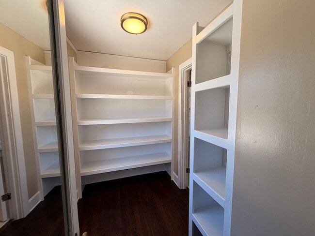 Building Photo - 200 E Morrison Ave