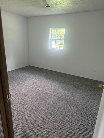 Building Photo - 420 S Stratton St