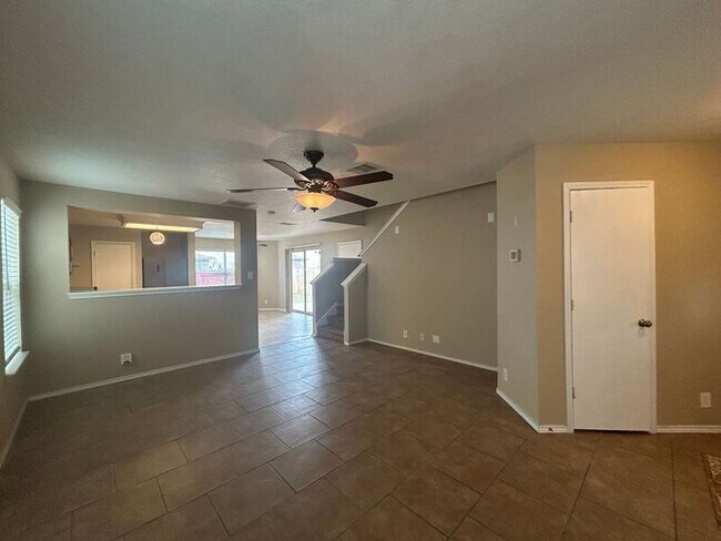 Building Photo - 1423 Range Finder