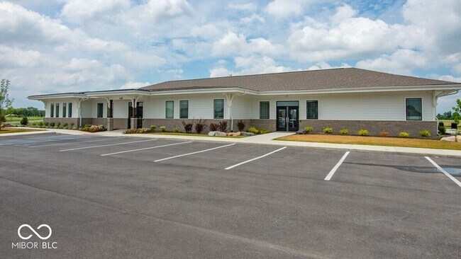 Building Photo - 2840 Maricopa Blvd