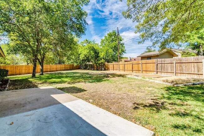 Building Photo - 507 Gregory Cove