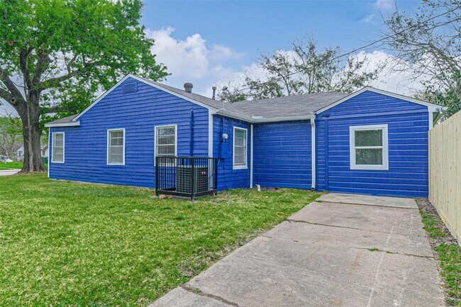 Building Photo - 1539 Pleasantville Dr