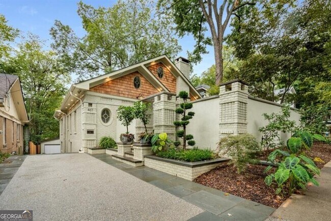 Building Photo - 407 8th St NE