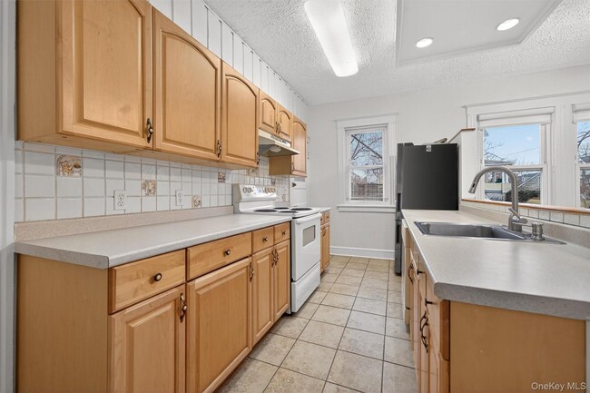 Building Photo - 27 Algernon St