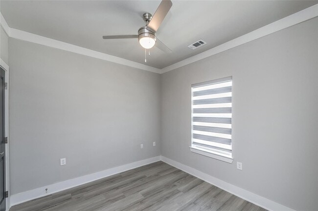 Building Photo - 3301 Wynwood Dr