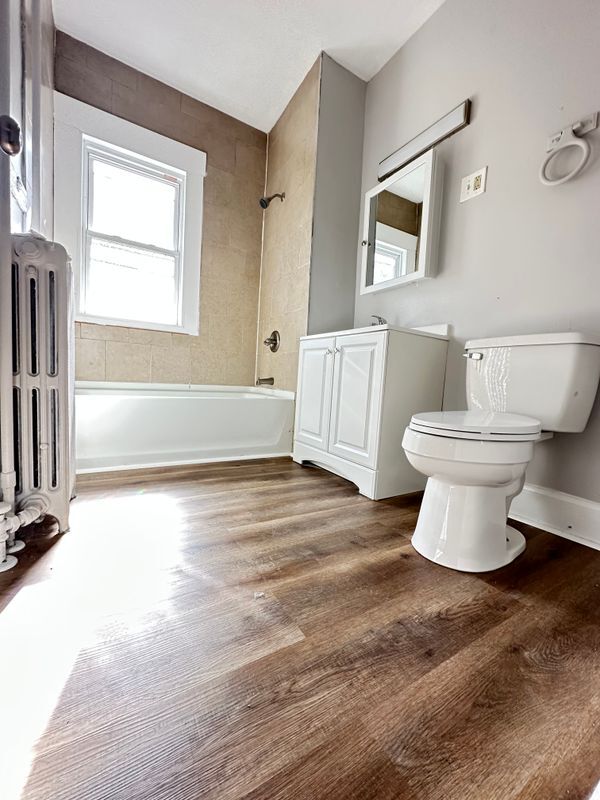 Building Photo - 808-810 Capitol Avenue, Floor