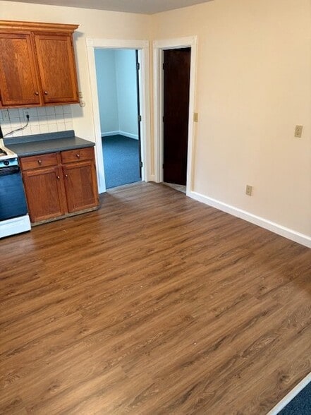 Building Photo - 2768 Acushnet Ave