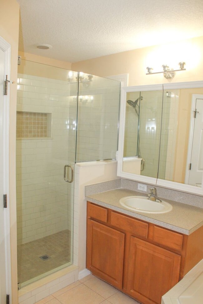 Building Photo - 14252 Confetti Dr
