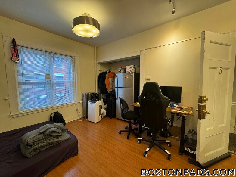 Building Photo - 55 St Stephen St