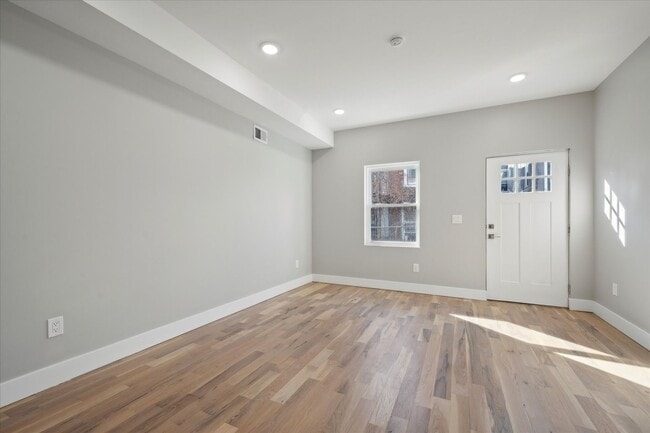 Building Photo - 5412 Delancey St