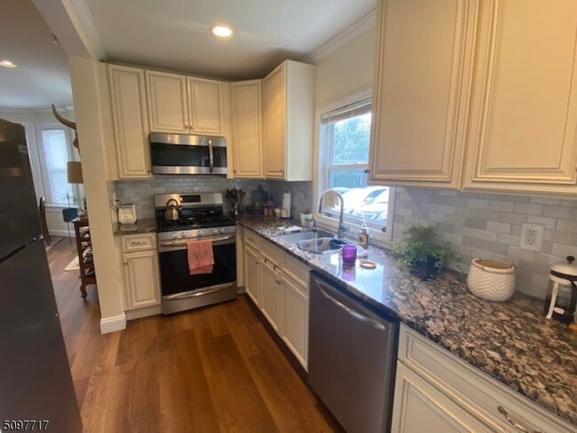 Building Photo - 134 Washington St