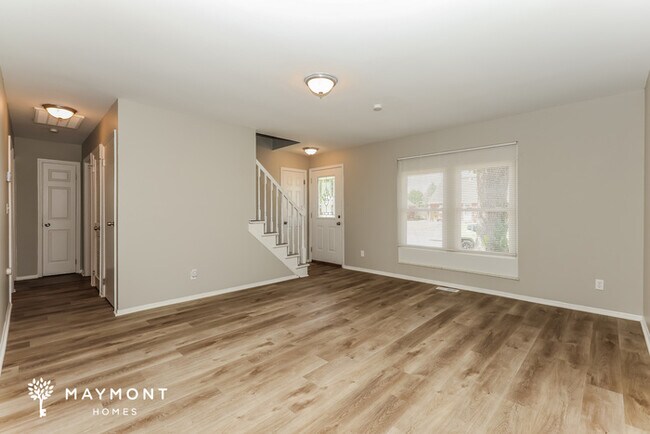 Building Photo - 4 Bedroom Brick Home