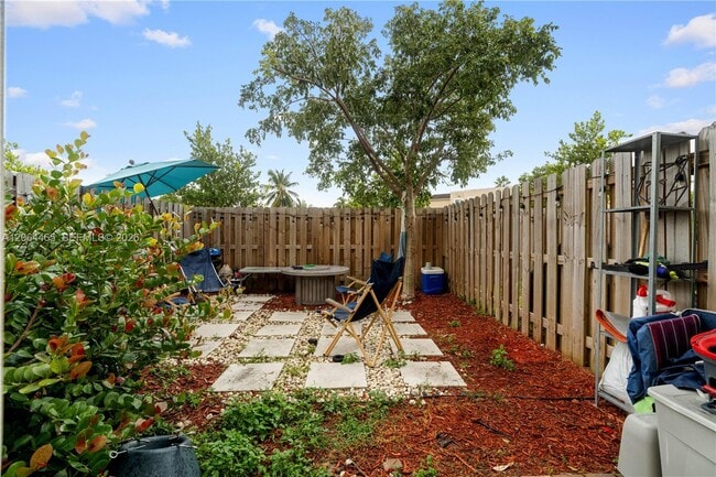 Building Photo - 12121 NW 23rd Ct