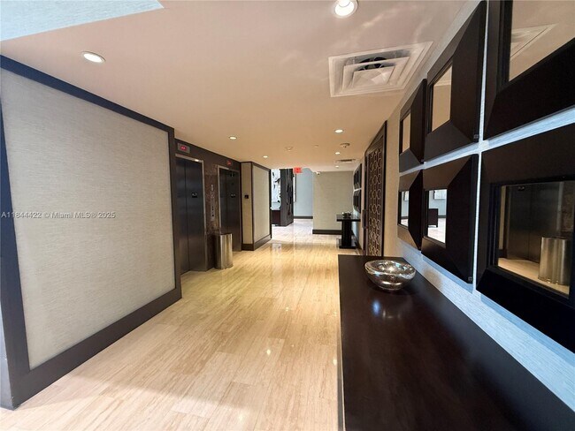 Building Photo - 5252 NW 85th Ave