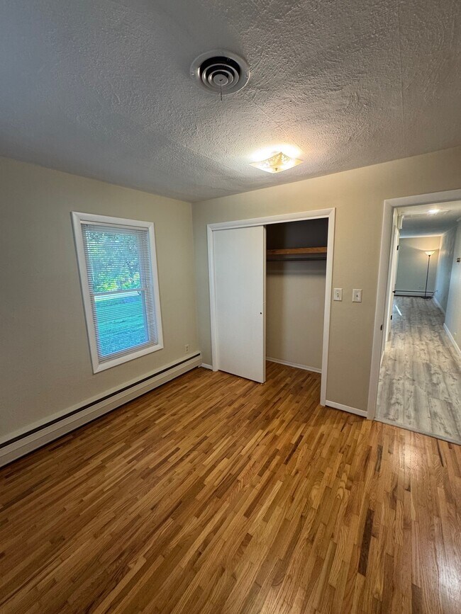 Building Photo - 2613 Southridge Dr
