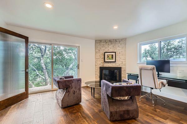 Building Photo - 2203 Doral Dr