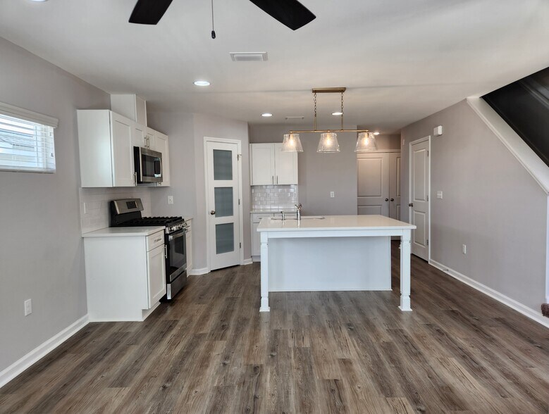 Building Photo - 3607 Meadow Vista Ln