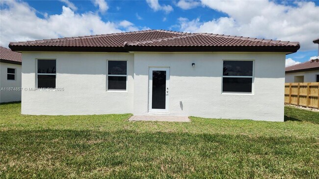 Building Photo - 2965 SE 23rd Ave