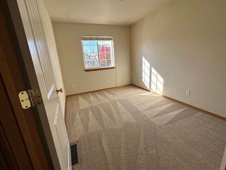Building Photo - 1374 Kaleigh Ct