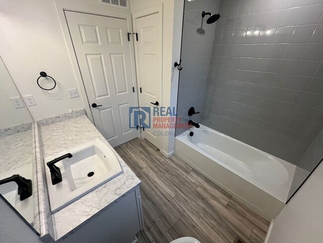 Building Photo - 3650 Pinonwood Ct