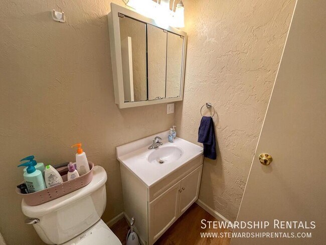 Building Photo - 1827 Harris St